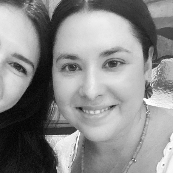 Meet your Posher, Liaa - Picture 1 of 1